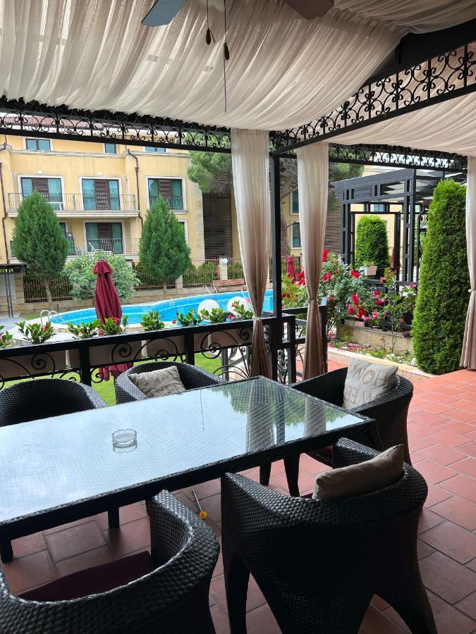 Family Hotel Paradise Saints Constantine and Helena Exteriör bild