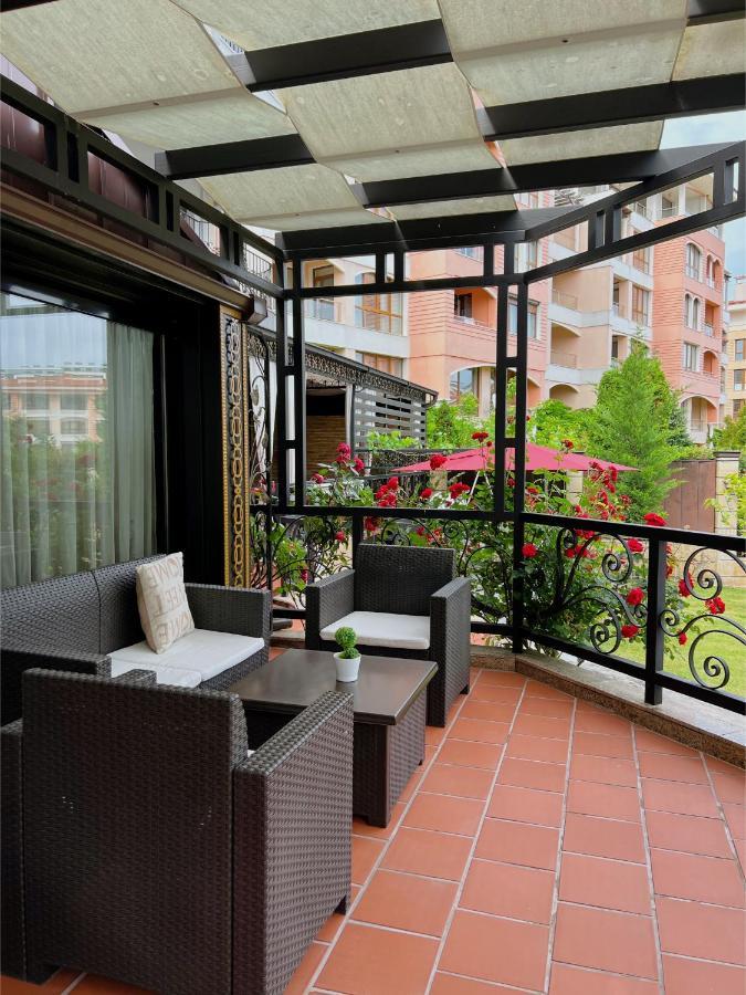 Family Hotel Paradise Saints Constantine and Helena Exteriör bild