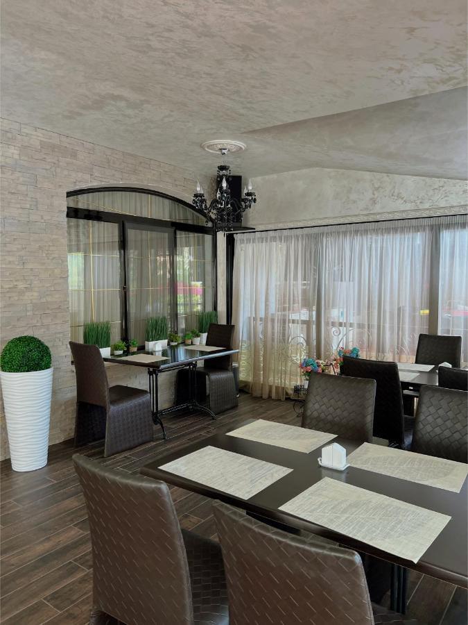 Family Hotel Paradise Saints Constantine and Helena Exteriör bild