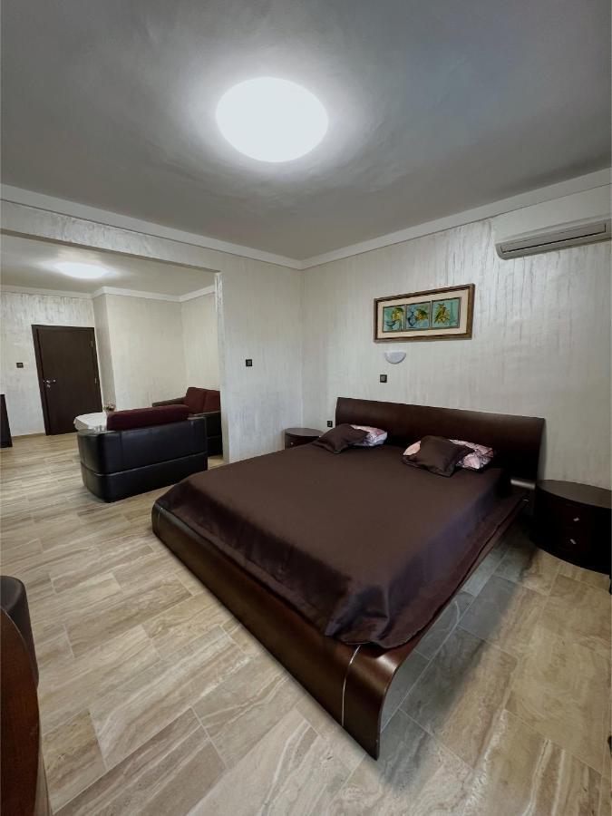Family Hotel Paradise Saints Constantine and Helena Exteriör bild