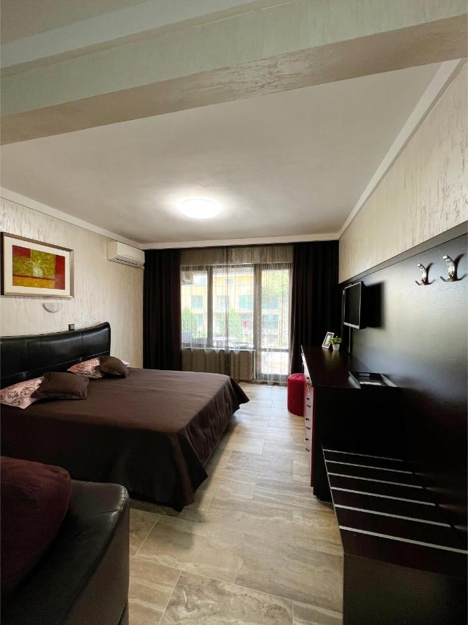 Family Hotel Paradise Saints Constantine and Helena Exteriör bild