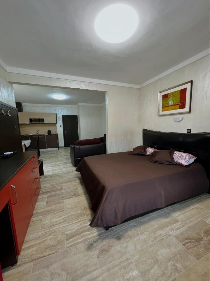 Family Hotel Paradise Saints Constantine and Helena Exteriör bild