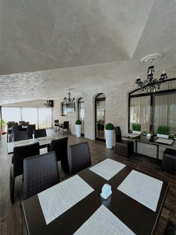 Family Hotel Paradise Saints Constantine and Helena Exteriör bild