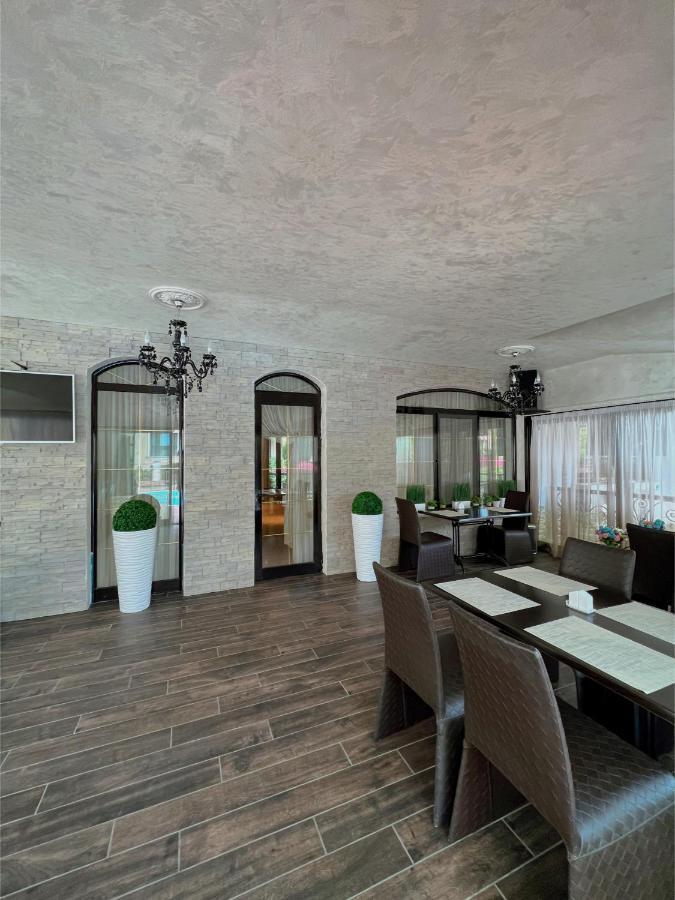 Family Hotel Paradise Saints Constantine and Helena Exteriör bild