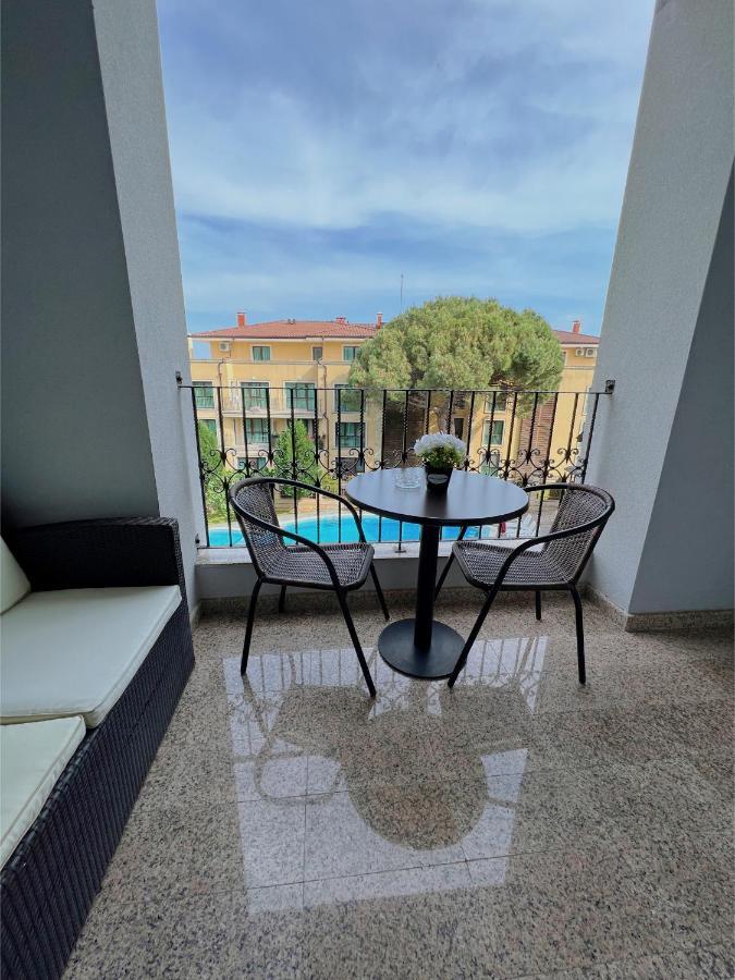Family Hotel Paradise Saints Constantine and Helena Exteriör bild
